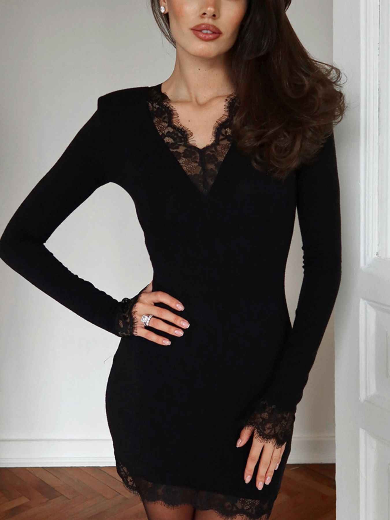 Lace Trim Bodycon Mini Dress