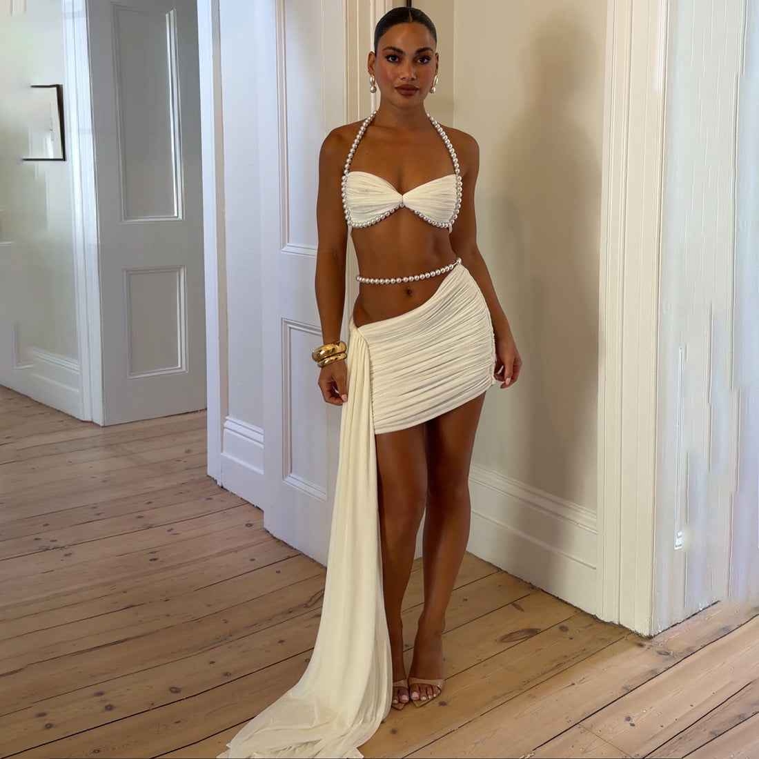 Solid color backless halter top waist hugging skirt set